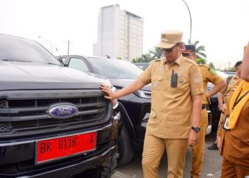 Rico Waas Temukan Kendaraan Dinas Tak Bayar Pajak, Tanpa Plat dan Kaca Spion