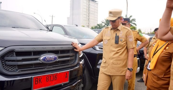 Rico Waas Temukan Kendaraan Dinas Tak Bayar Pajak, Tanpa Plat dan Kaca Spion