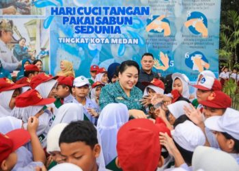 Airin Rico Waas dan Dokter Kecil Praktik Cuci Tangan, Tandai Peringatan Hari Vuci Tangan Sedunia di Medan