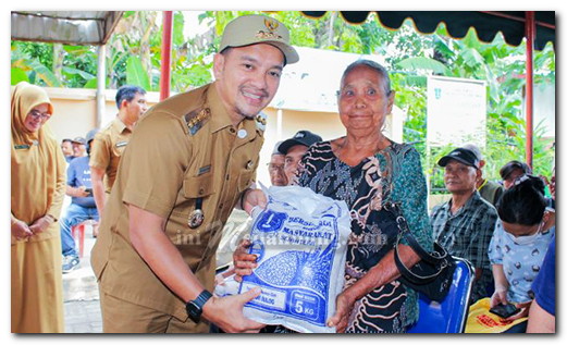 Serahkan Bantuan Pangan, Wali Kota Tebing Tinggi Minta Bantuan tidak Diperjualbelikan