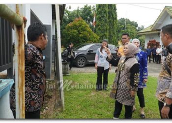 Sidak Kantor Camat Hinai, Plt. Bupati Langkat Tiorita Tekankan Disiplin dan Pembenahan Pelayanan Publik
