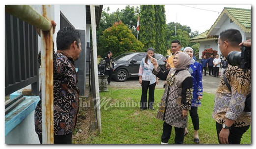 Sidak Kantor Camat Hinai, Plt. Bupati Langkat Tiorita Tekankan Disiplin dan Pembenahan Pelayanan Publik