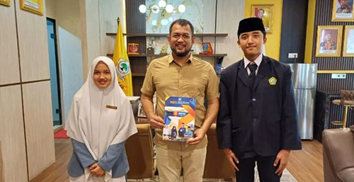Dua Santri di Sumatera Barat Berkunjung ke DPRD Medan